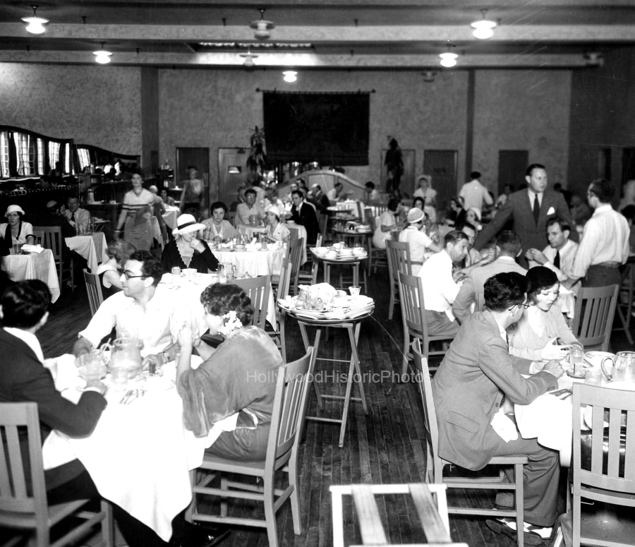 Paramount Studios 1931 Studio commissary.jpg